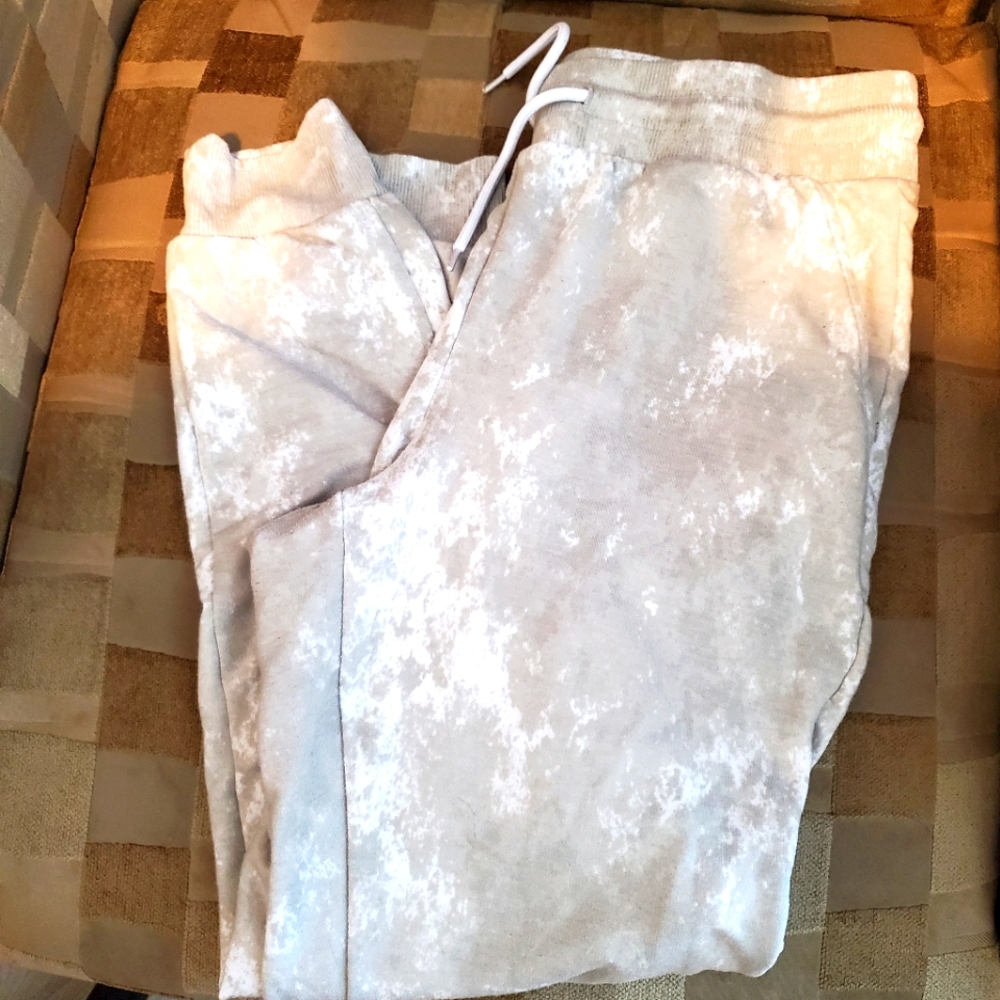 Hoodie and Sweatpants Set - Picture 5 of 6